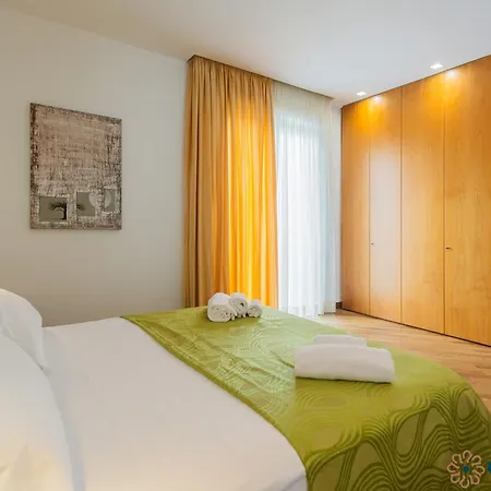 Santa Scolastica By Apulia *