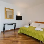 Santa Scolastica By Apulia Apartment *